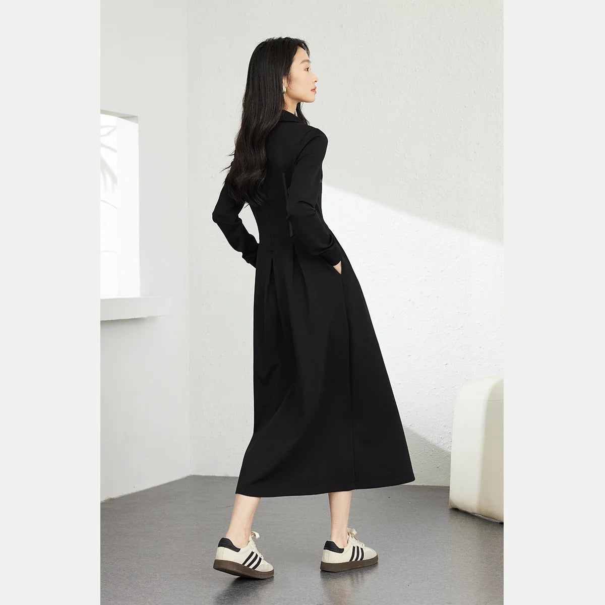 Contrast-Piping Zip-Front Midi Dress
