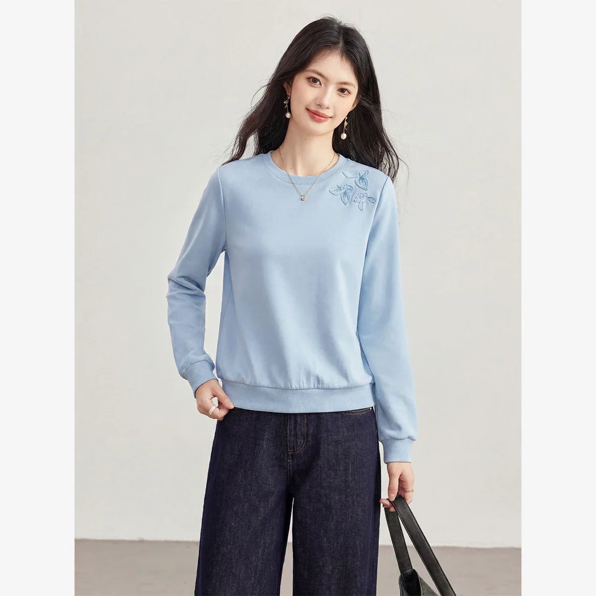 Floral Applique Crew-Neck Sweatshirt